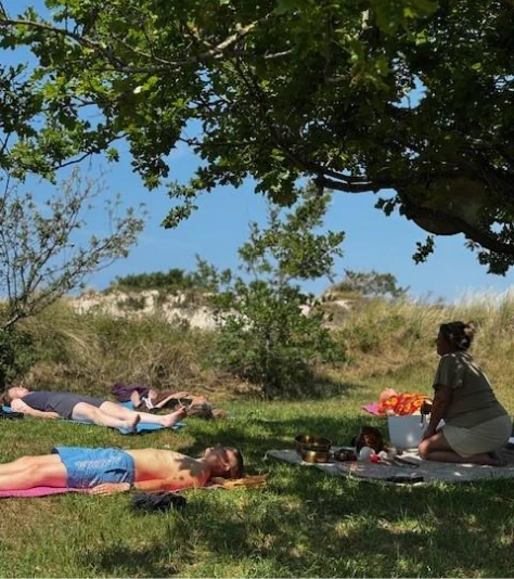 Yoga in het Gras bij Het Zeehuis